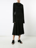 pleated skirt