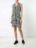 sleeveless dress