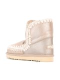 'Eskimo' boots