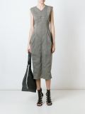 'Zip on the back'连衣裙