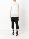 sleeveless top