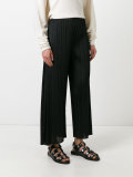 pleated trousers