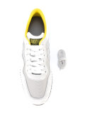 lateral patch sneakers