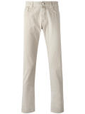 slim-fit trousers 