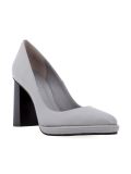 heeled pumps