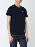 logo饰袋T恤