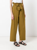 high-waisted pants 