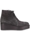 lace-up boots 