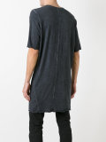 elongated T-shirt
