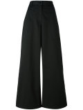 wide-legged trousers