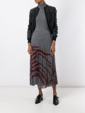pleated skirt