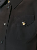 sleeveless shirt