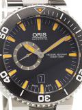 Aquis Small Second Date' analog watch