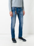 slim-fit jeans 