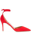 pointed pumps