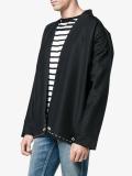 缝合细节和服式夹克