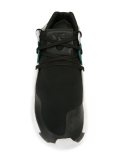 'QR Run Boost'运动鞋