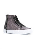 Nentish hi-tops