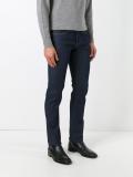 slim-fit jeans 