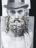 top hat statue print T-shirt