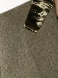 丝绒细节长外套