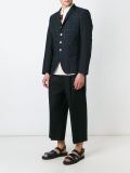 缝饰细节西装夹克
