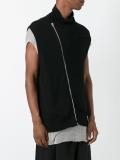 sleeveless sweatshirt