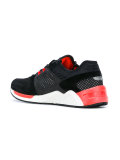 009 New Balance sneakers