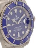 'Submariner' analog watch
