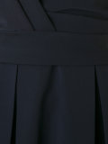 露肩束腰礼服