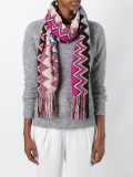 zig-zag pattern scarf