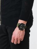 round analog watch
