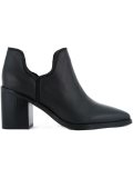 'Huntley II' ankle boots