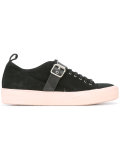 contrast trainers 