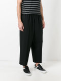 loose-fit cropped trousers