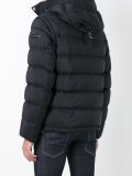 'Outwear'夹克