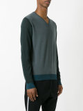 V-neck pullover