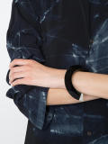 asymmetric cuffs
