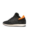 'Sneakers World'运动鞋