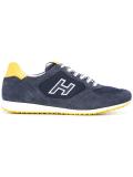 lace up trainers 