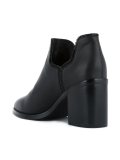'Huntley II' ankle boots