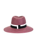 Virginie hat