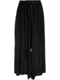 loose-fit trousers