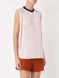 sleeveless shirt