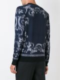 ’Lenticular Foulard’毛衣
