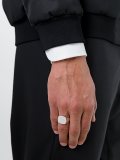 'Cushion' signet ring