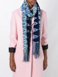 zig-zag pattern fringed scarf