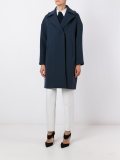 衣领及膝外套
