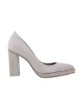 heeled pumps