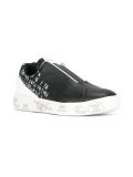 laceless sneakers